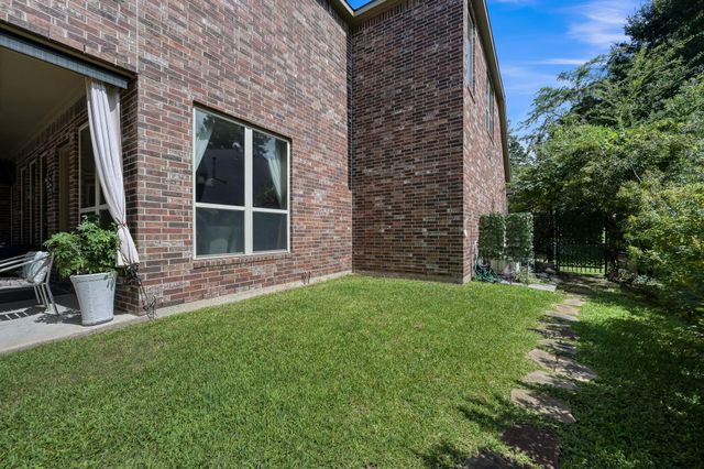90 Player Oaks Place, The Woodlands, TX 77382