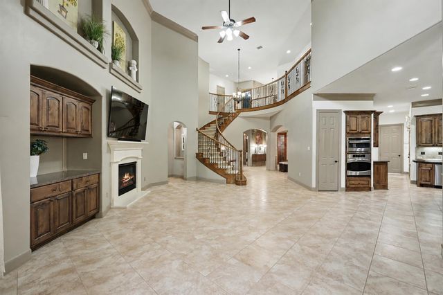 90 Player Oaks Place, The Woodlands, TX 77382