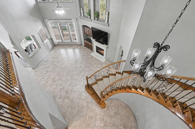 90 Player Oaks Place, The Woodlands, TX 77382