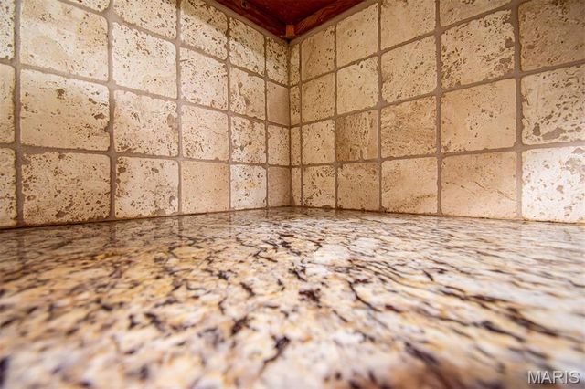 23 LORI Circle, Maryland Heights, MO 63043
