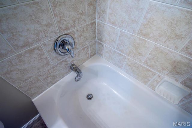 23 LORI Circle, Maryland Heights, MO 63043
