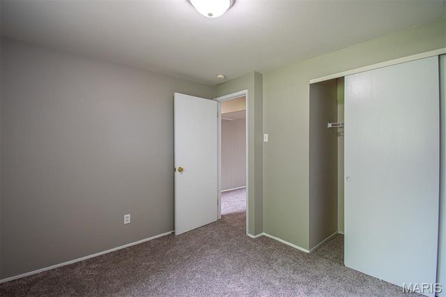 23 LORI Circle, Maryland Heights, MO 63043
