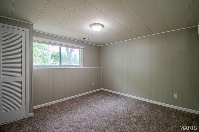 23 LORI Circle, Maryland Heights, MO 63043