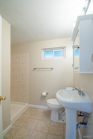 23 LORI Circle, Maryland Heights, MO 63043