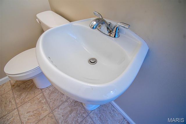 23 LORI Circle, Maryland Heights, MO 63043