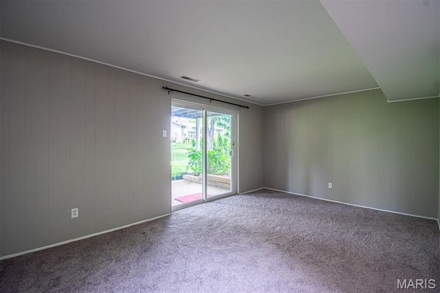 23 LORI Circle, Maryland Heights, MO 63043
