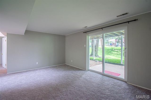 23 LORI Circle, Maryland Heights, MO 63043