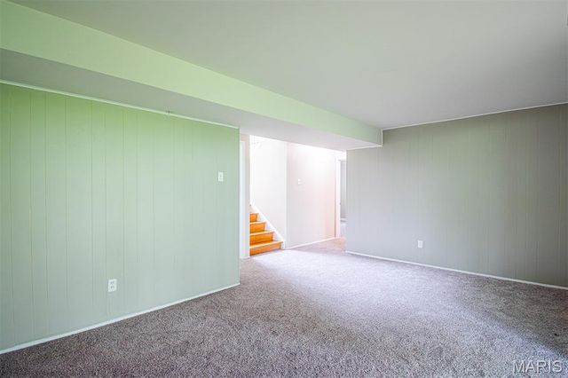 23 LORI Circle, Maryland Heights, MO 63043