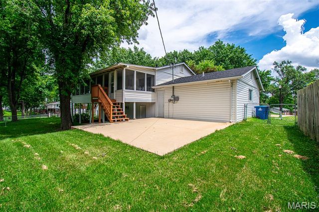23 LORI Circle, Maryland Heights, MO 63043