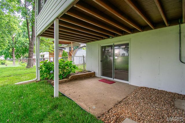 23 LORI Circle, Maryland Heights, MO 63043