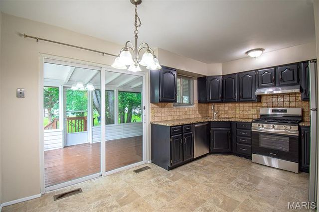 23 LORI Circle, Maryland Heights, MO 63043