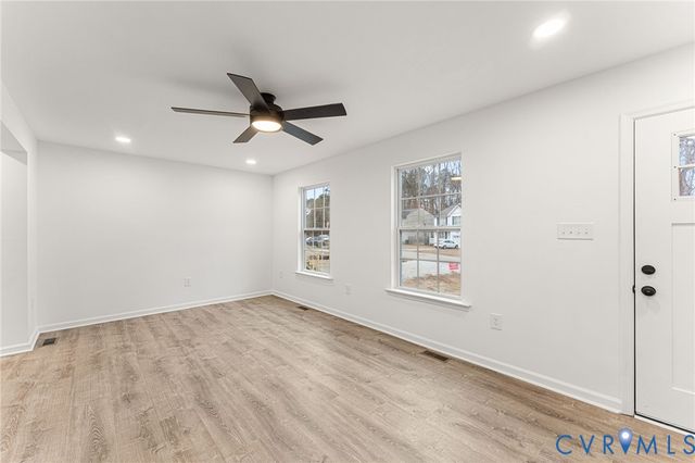 1580 New York Ave, Hopewell, VA 23860