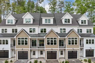 60 White Oaks Rd Unit 25, Laconia, NH 03246