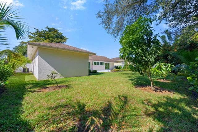 9515 SW 118th Court, Miami, FL 33186