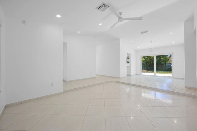 9515 SW 118th Court, Miami, FL 33186