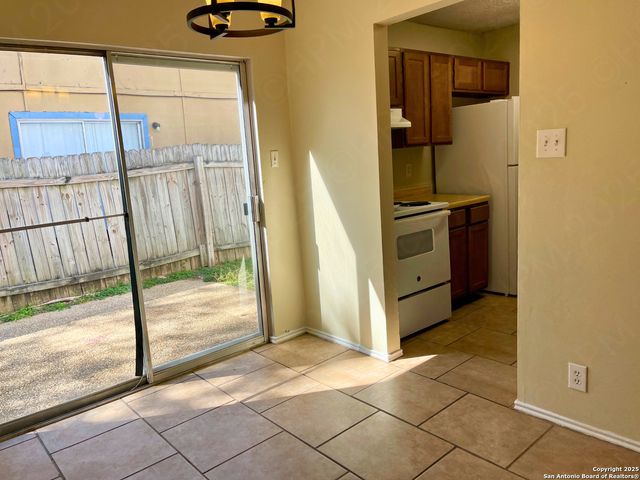 8808 MEADOW RANGE ST, San Antonio, TX 78250