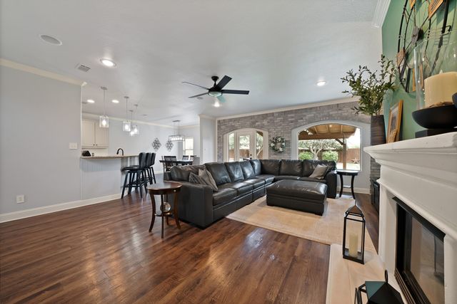 345 Creekside Trail, Argyle, TX 76226