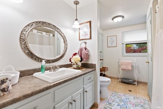 5323 Fernwood Avenue, Fort Wayne, IN 46809