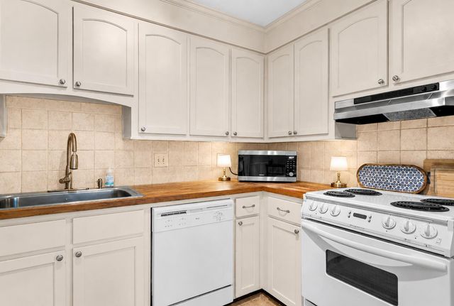 1027 Yorktown Drive, Charleston, SC 29412