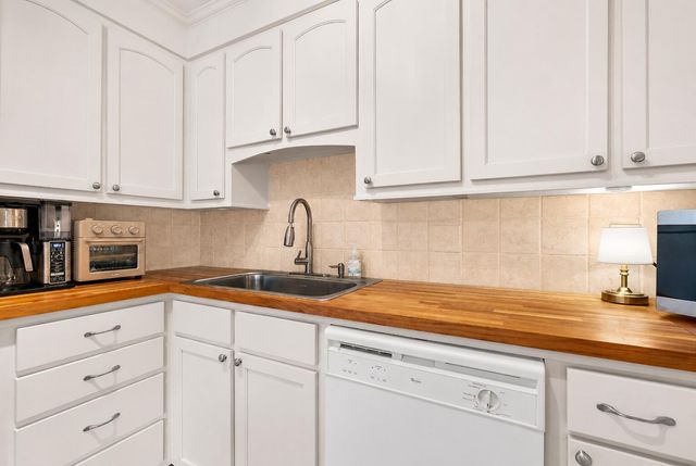 1027 Yorktown Drive, Charleston, SC 29412