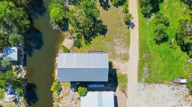 21498 Widgeon Road, Perry, FL 32348