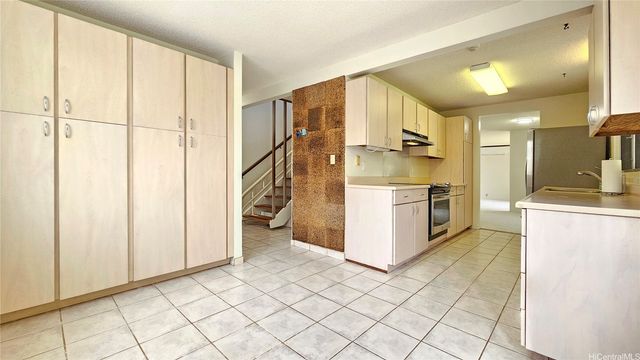 970 Apokula Place, Kailua, HI 96734