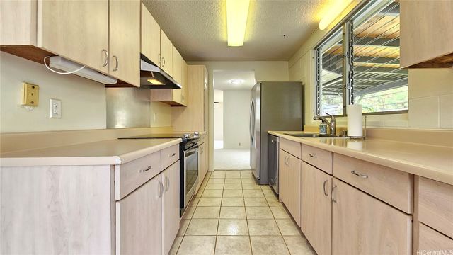 970 Apokula Place, Kailua, HI 96734