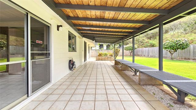 970 Apokula Place, Kailua, HI 96734