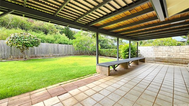 970 Apokula Place, Kailua, HI 96734