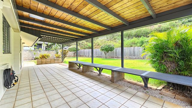 970 Apokula Place, Kailua, HI 96734