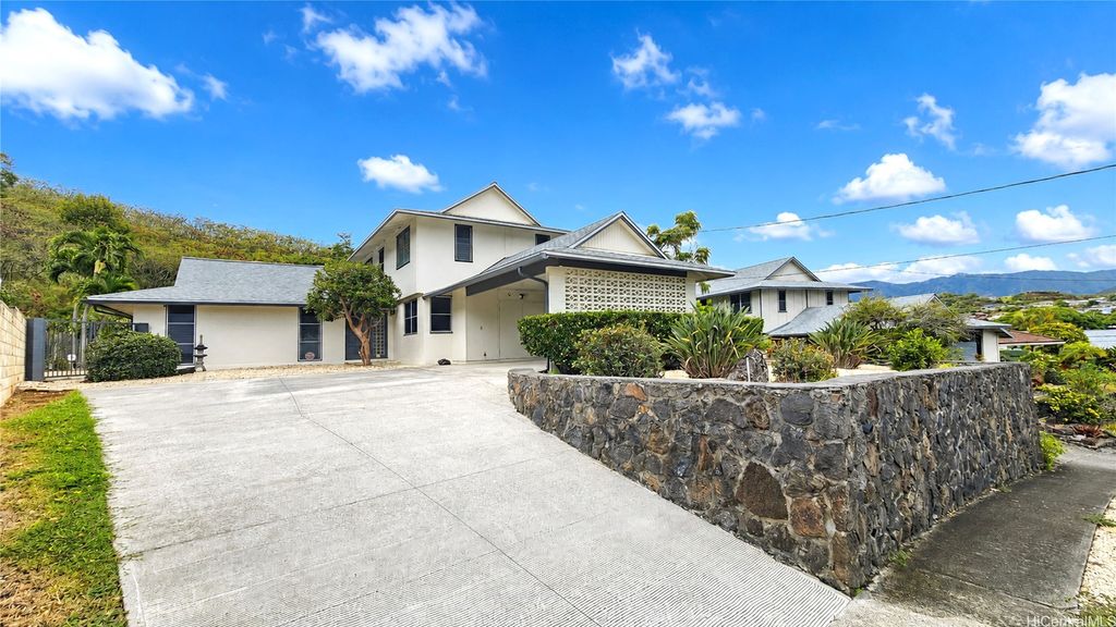 970 Apokula Place, Kailua, HI 96734