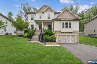 12 Hilltop, North Caldwell, NJ 07006