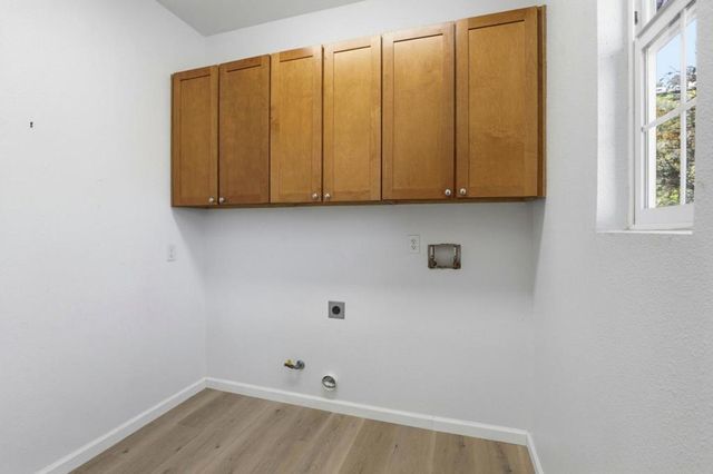 828 Steve Courter Way, Daly City, CA 94014