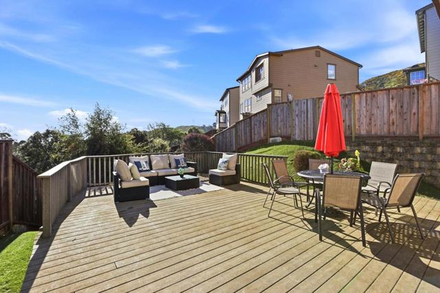 828 Steve Courter Way, Daly City, CA 94014