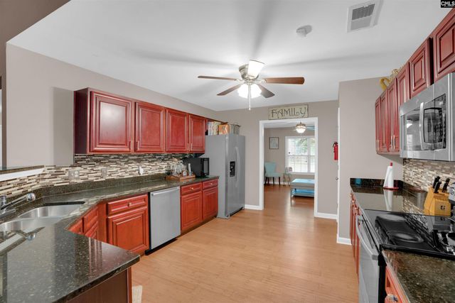 946 FARNSWORTH Drive, Hopkins, SC 29061