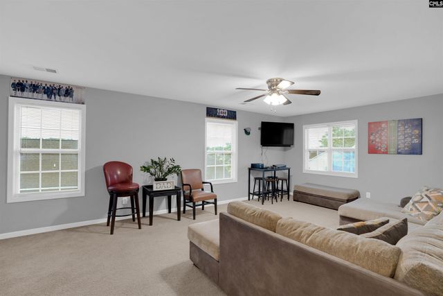 946 FARNSWORTH Drive, Hopkins, SC 29061