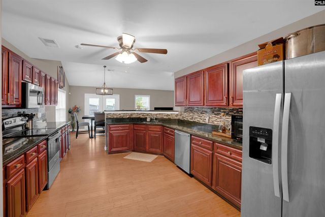 946 FARNSWORTH Drive, Hopkins, SC 29061