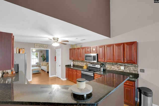 946 FARNSWORTH Drive, Hopkins, SC 29061