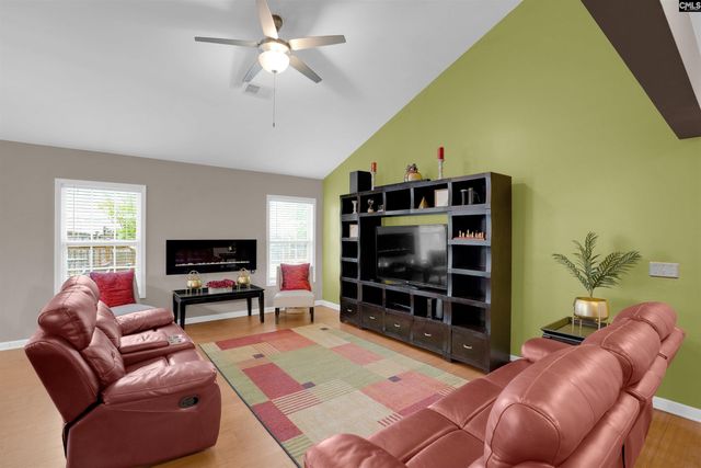 946 FARNSWORTH Drive, Hopkins, SC 29061