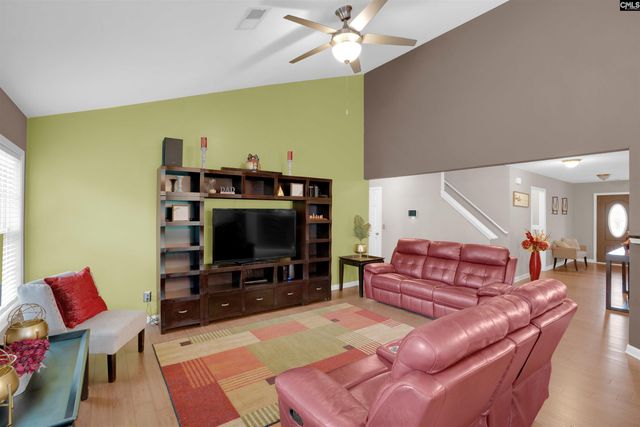 946 FARNSWORTH Drive, Hopkins, SC 29061