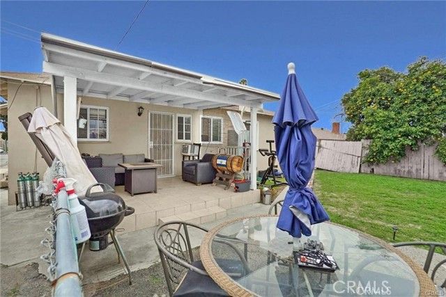 1303 E Kingsley Avenue, Pomona, CA 91767