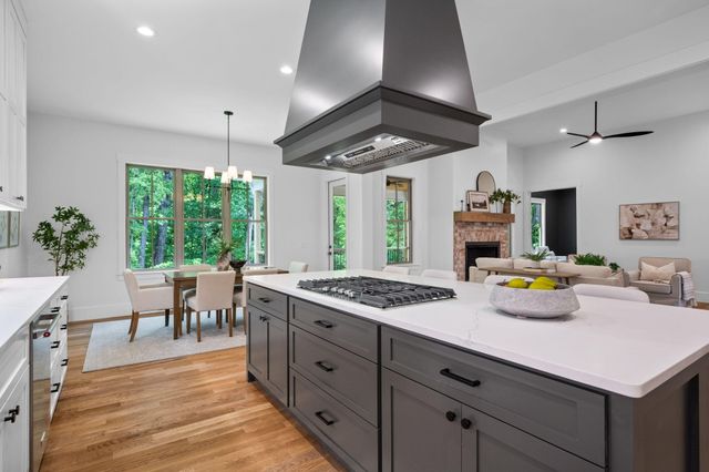 4776 Virginia Pine Road, Signal Mountain, TN 37377