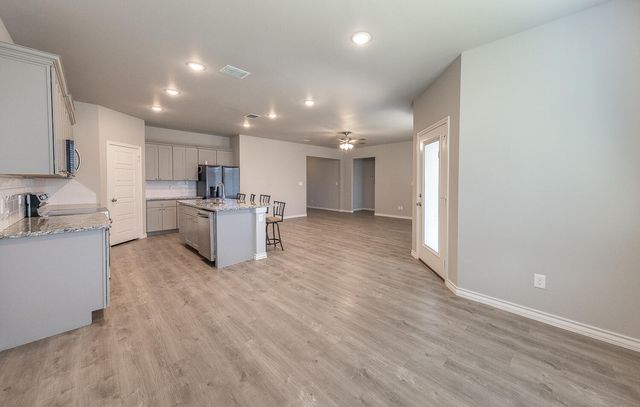 703 E 17th Street, Wolfforth, TX 79382