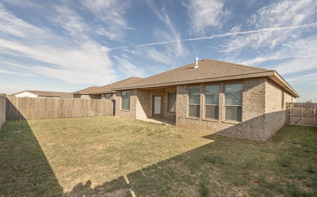 703 E 17th Street, Wolfforth, TX 79382