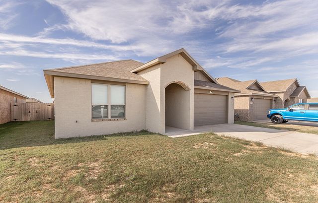 703 E 17th Street, Wolfforth, TX 79382