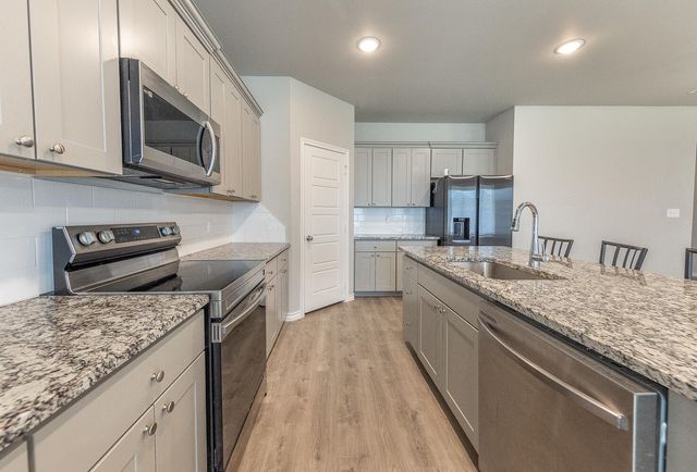 703 E 17th Street, Wolfforth, TX 79382