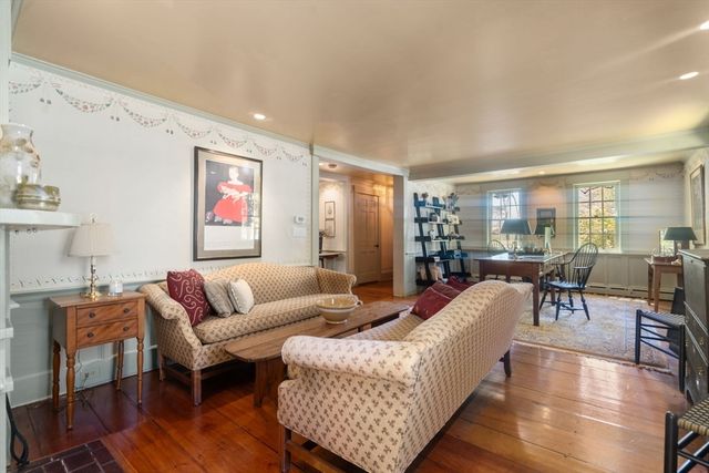 215 Washington Street, Sherborn, MA 01770