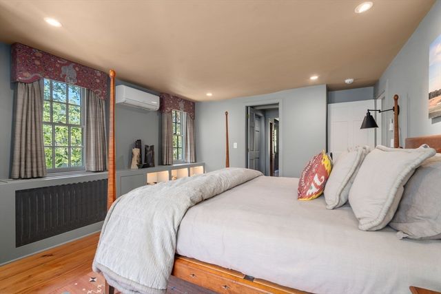 215 Washington Street, Sherborn, MA 01770