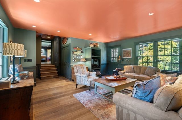 215 Washington Street, Sherborn, MA 01770
