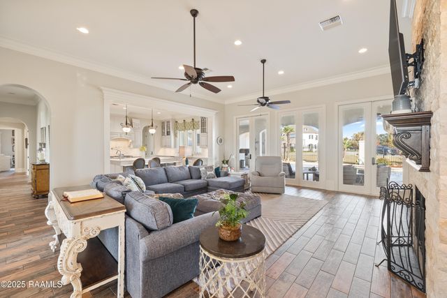 1002 The Lake Drive, Broussard, LA 70518